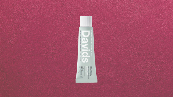 The Davids Hydroxi Whitening + Enamel Health Peppermint Toothpaste Proves Brushing Your Teeth Can Be Chic&mdash;Review